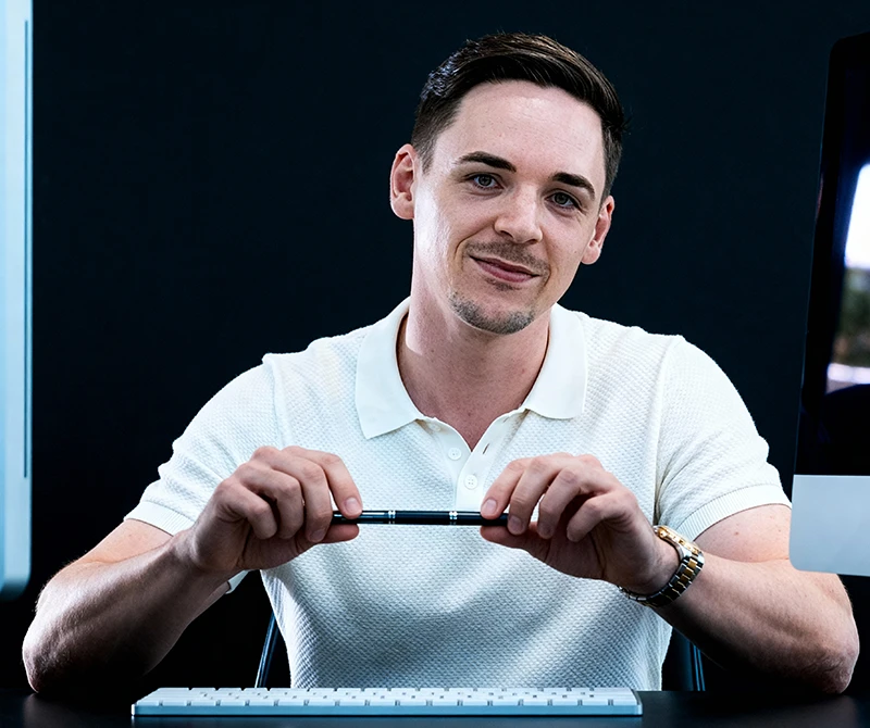 Julius Maskow hält eine Präsentation